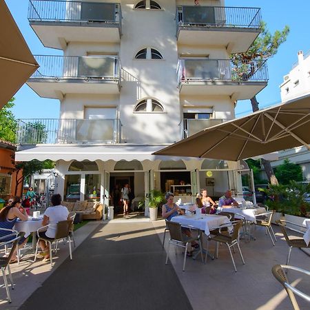 Hotel Falco Riccione Exterior photo