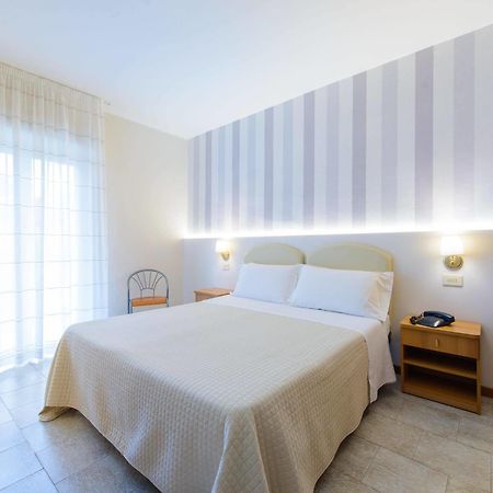 Hotel Falco Riccione Exterior photo