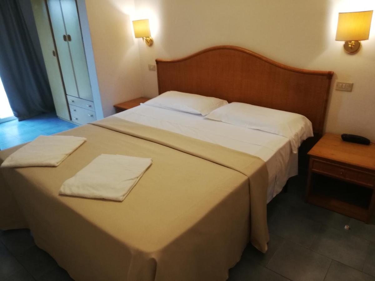 Hotel Falco Riccione Exterior photo