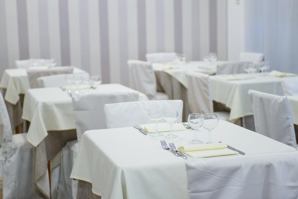Hotel Falco Riccione Exterior photo