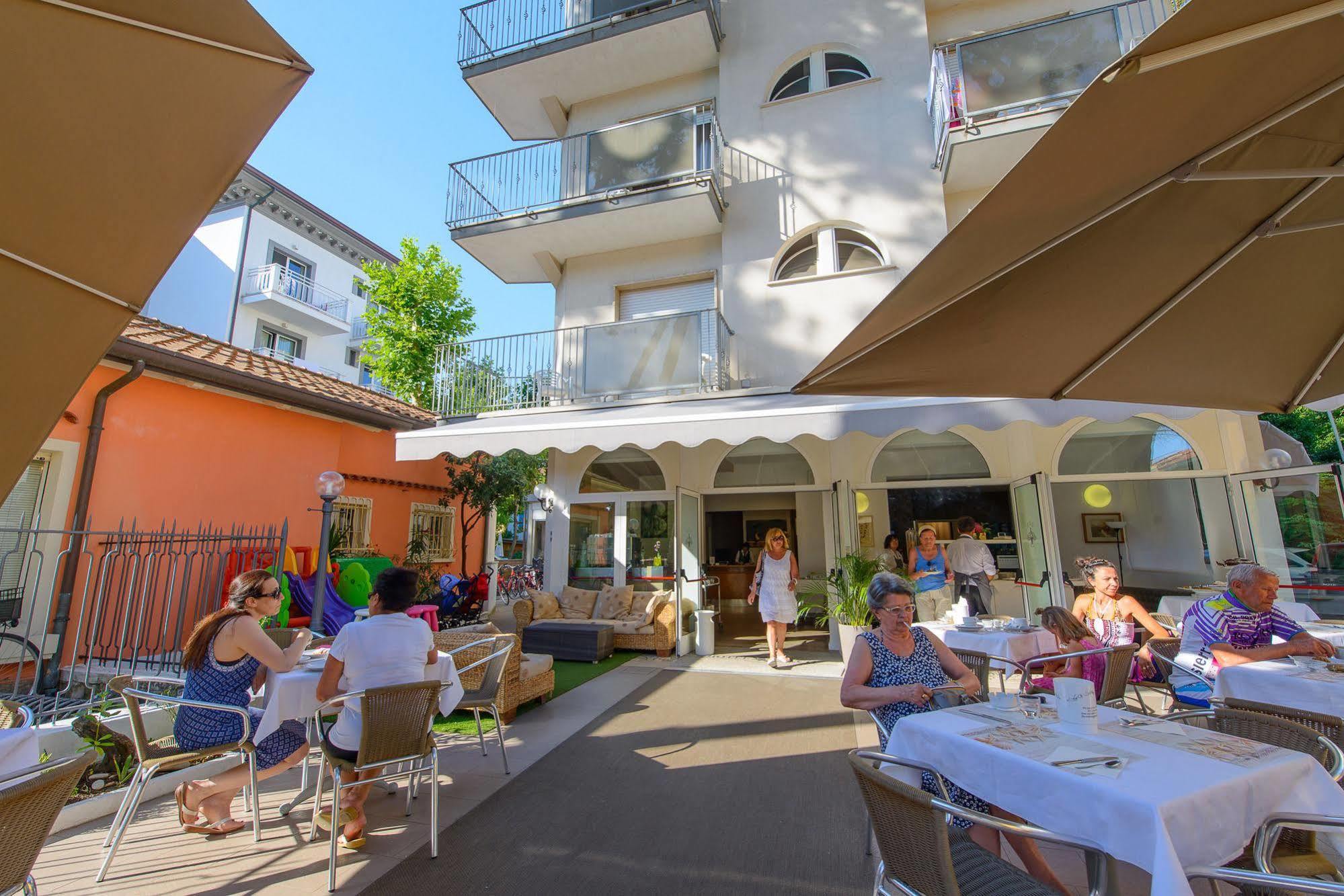 Hotel Falco Riccione Exterior photo